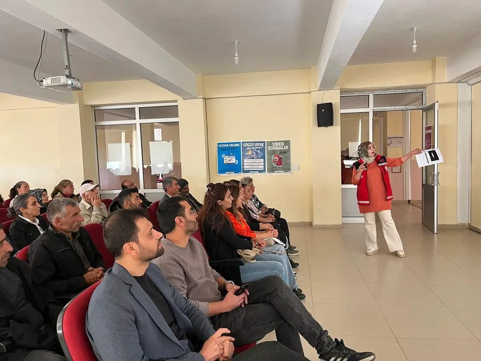 Tunceli'de Aile Eğitim Programı Kapsamında Velilere Yönelik Eğitim Gerçekleştirildi