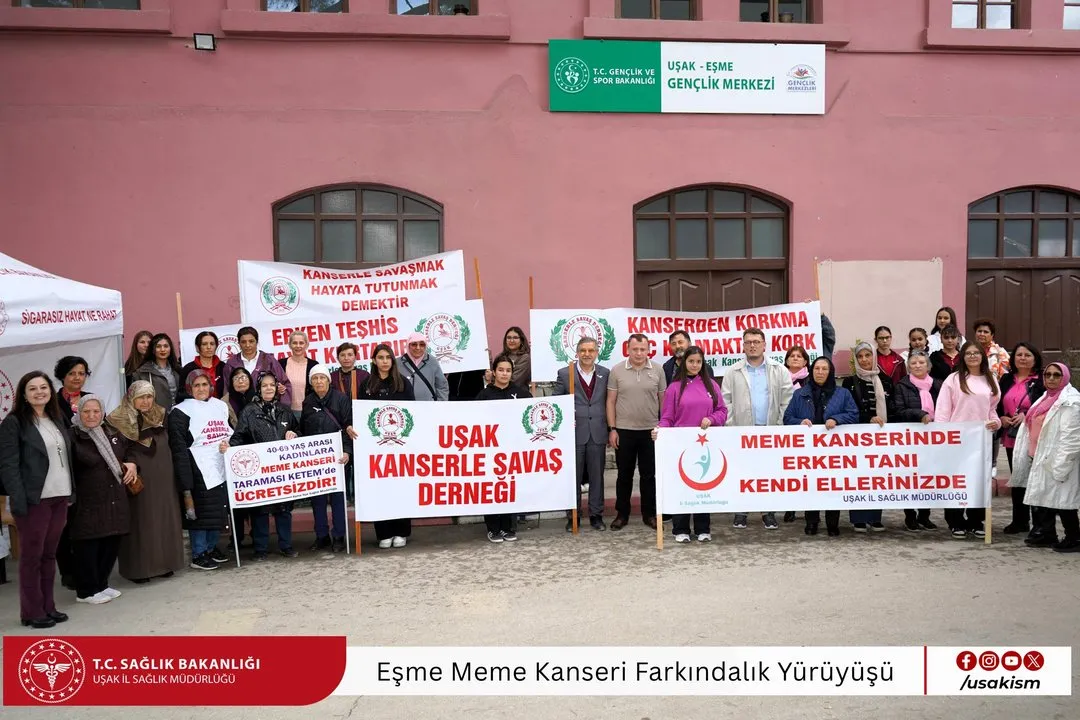 Uşak'ta Meme Kanseri Farkındalık Ayı Kapsamında Yürüyüş ve Bilgilendirme Etkinliği Düzenlendi