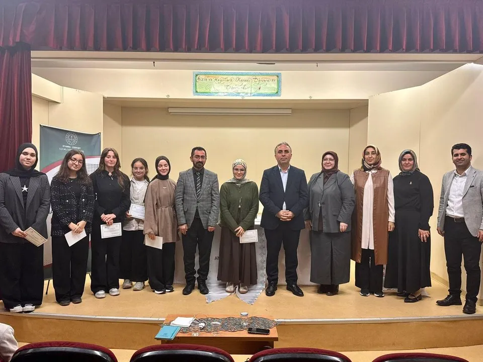 Nurettin Topçu Düşünce Dünyası Paneli Güzelyurt Kız Anadolu İmam Hatip Lisesinde Düzenlendi