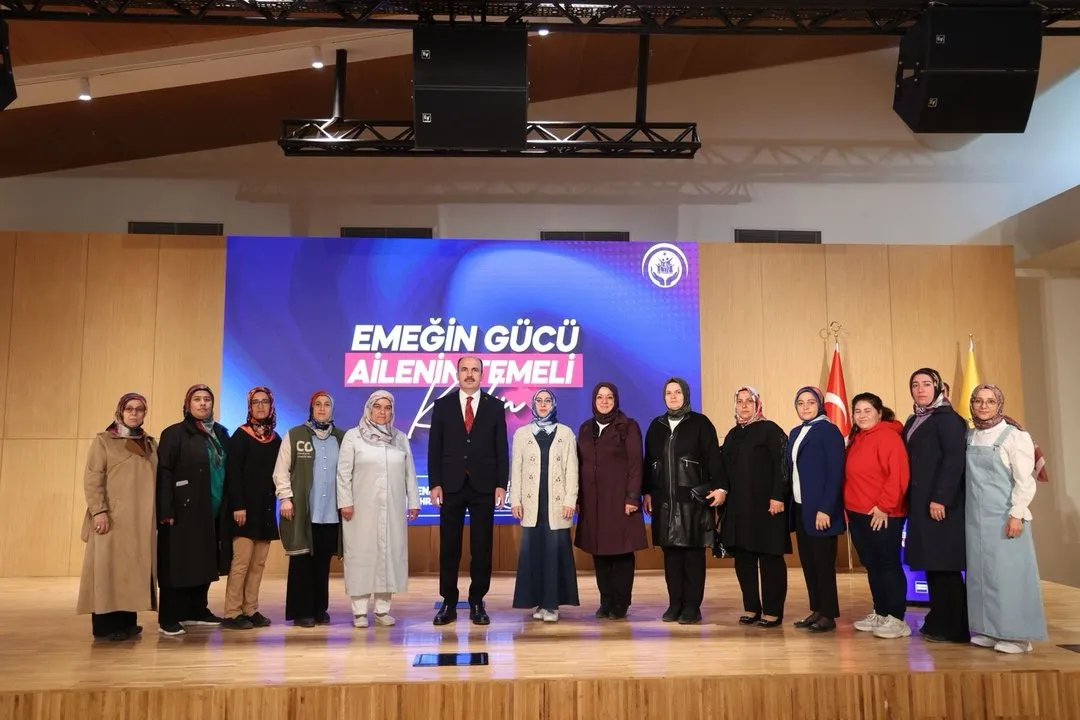 Konya Büyükşehir Belediye Başkanı Altay, Aile Yılı Kapsamında Kadınlarla Buluştu