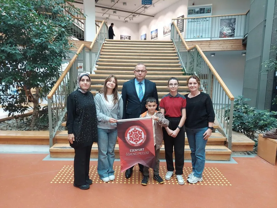 Esenyurt Öğrencileri İstanbul Öğrenci Meclisleri Projesi Açılışına Katıldı