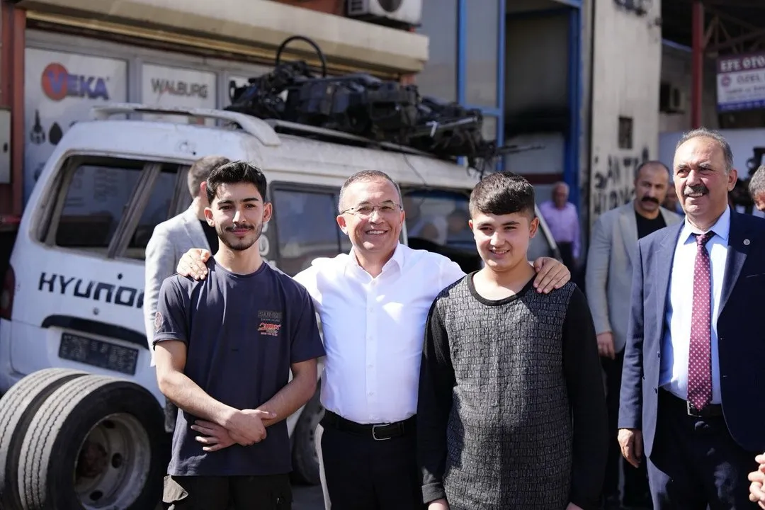 Gaziantep Valisi Kemal Çeber Sanayi Firmasını Ziyaret Etti, Üretim Sahasında Çalışanlarla Buluştu