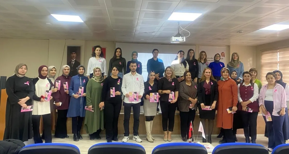 Ardahan Aile ve Sosyal Hizmetler Personeline Meme Kanseri Farkındalık Eğitimi Verildi