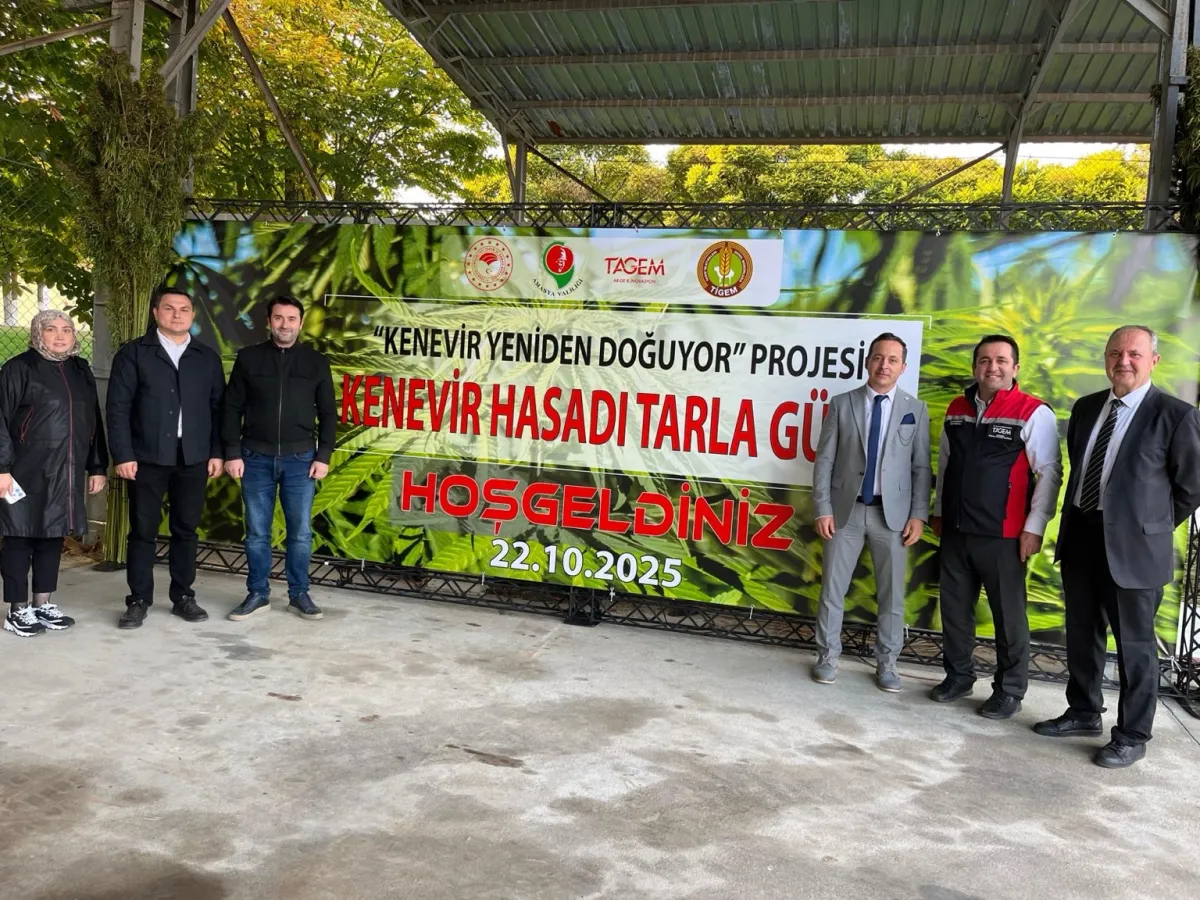 Karadeniz Tarımsal Araştırma Enstitüsü'nden Kenevir Yeniden Doğuyor Projesi Kapsamında Tarla Günü