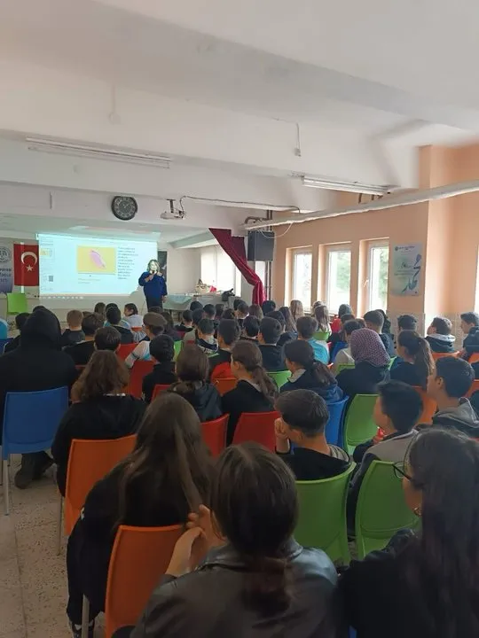 Denizli'de Tüberküloz Bilgilendirme Eğitimi Öğretmen ve Öğrencilere Ulaştı