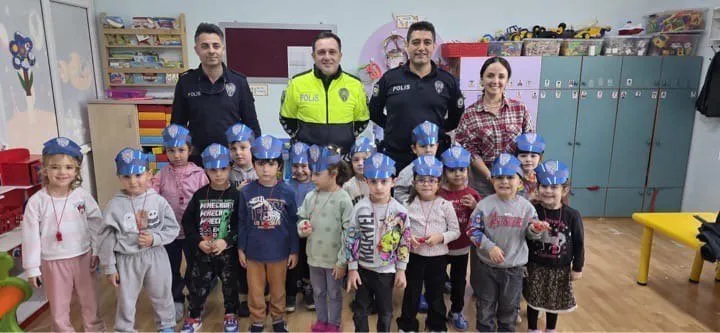 Gerze Anaokulu'nda Trafik Güvenliği Eğitimi Verildi