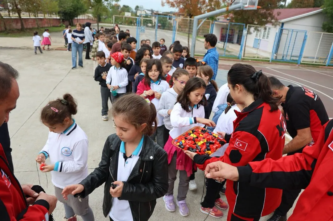 Kartepe Belediyesi'nden Kubilay İlk ve Ortaokulu'nda Afet Tatbikatı