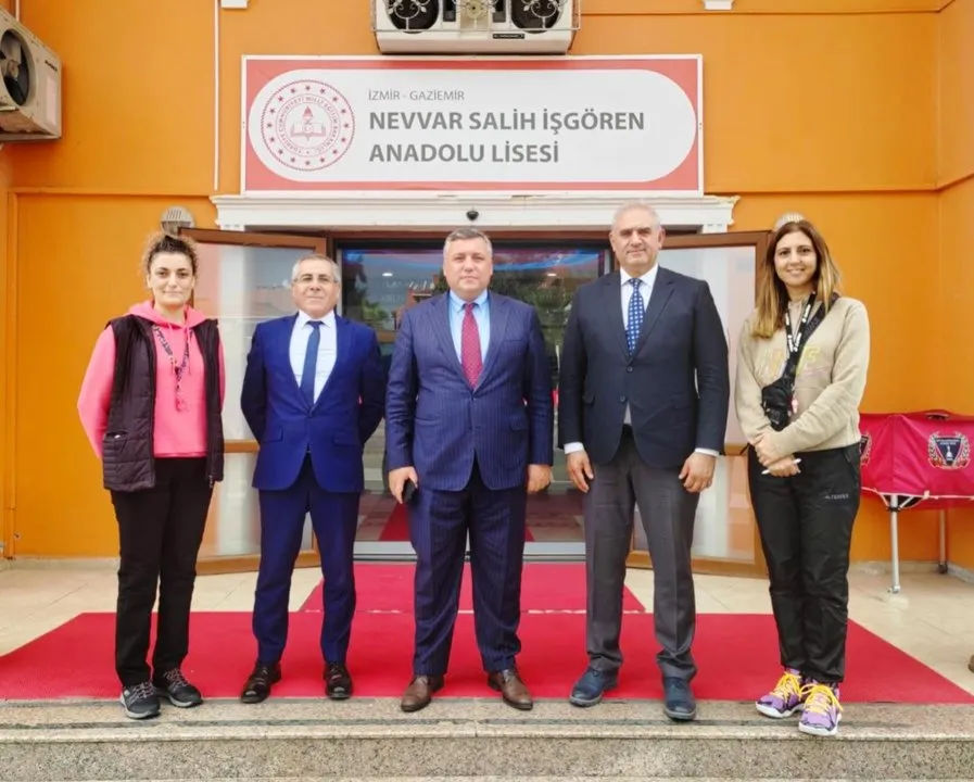 Gaziantep Kaymakamı Kudret Kurnaz Nevvar Salih İşgören Lisesi'ni Ziyaret Etti