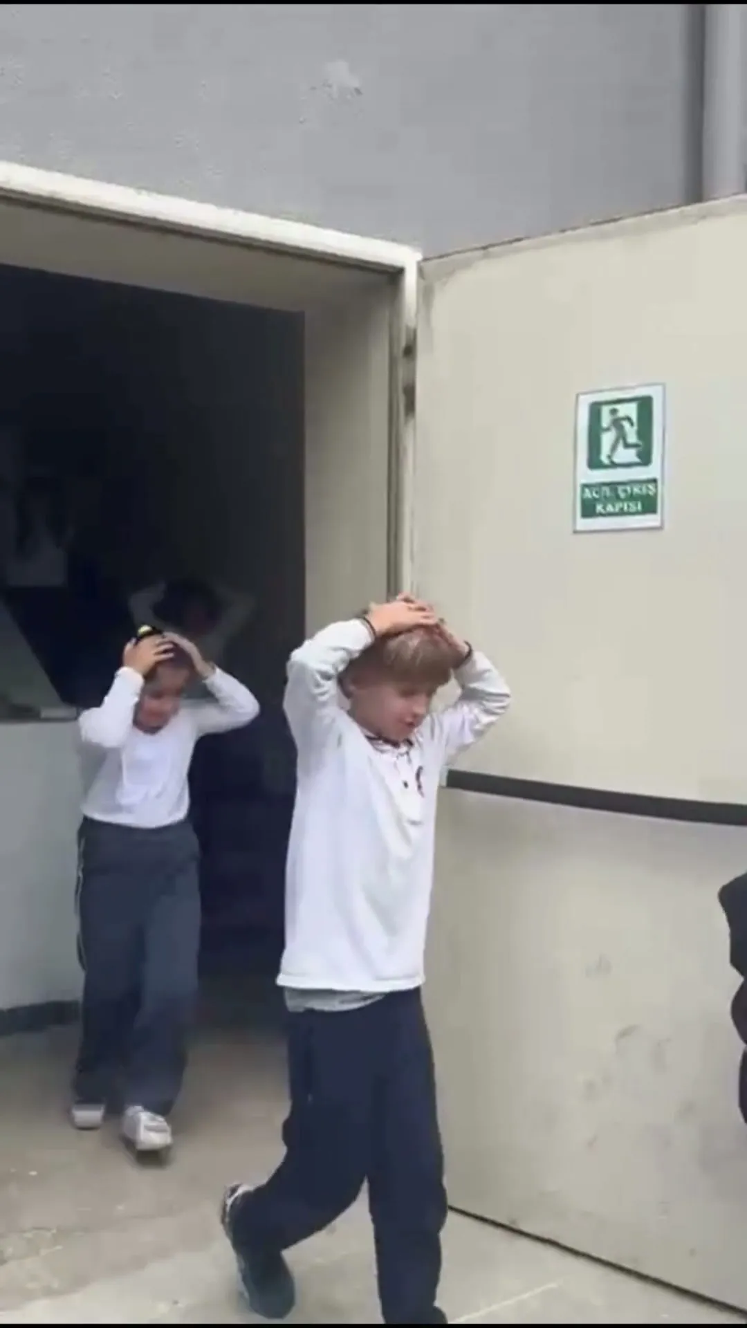 Kadıköy'deki Okullarda Eş Zamanlı Deprem Tatbikatı Gerçekleştirildi