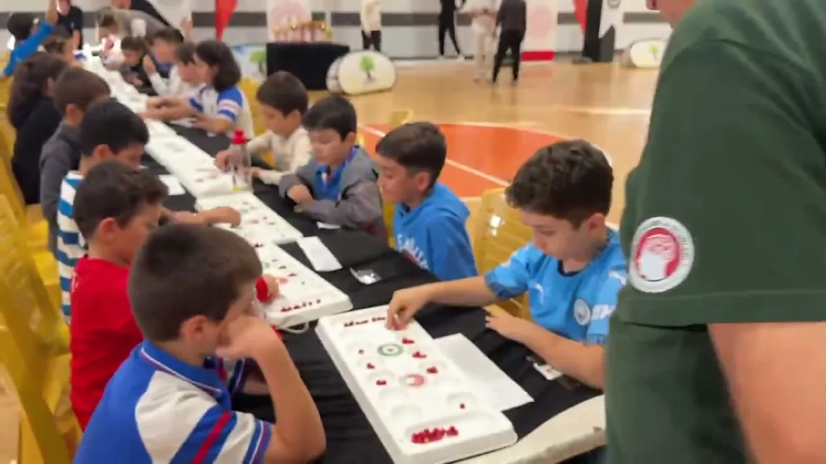 Gaziantep'te Cumhuriyet Bayramı Etkinlikleri Kapsamında Öğrencilere Mangala Turnuvası Düzenlendi