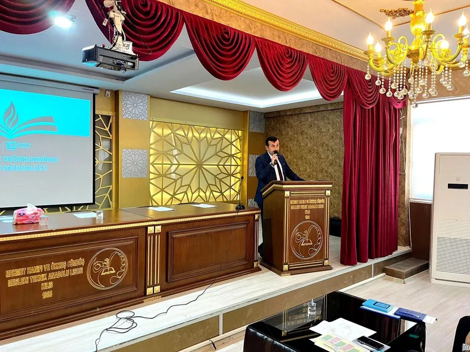 Kilis'te Okul Müdürlerine Ortak Yazılı Sınav Bilgilendirmesi Yapıldı