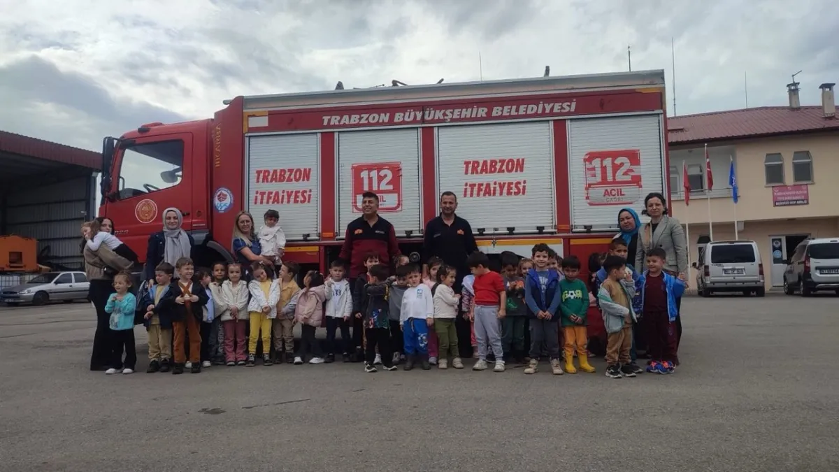 Zübeyde Hanım Anaokulu Öğrencilerinden Beşikdüzü İtfaiyesi'ne Ziyaret