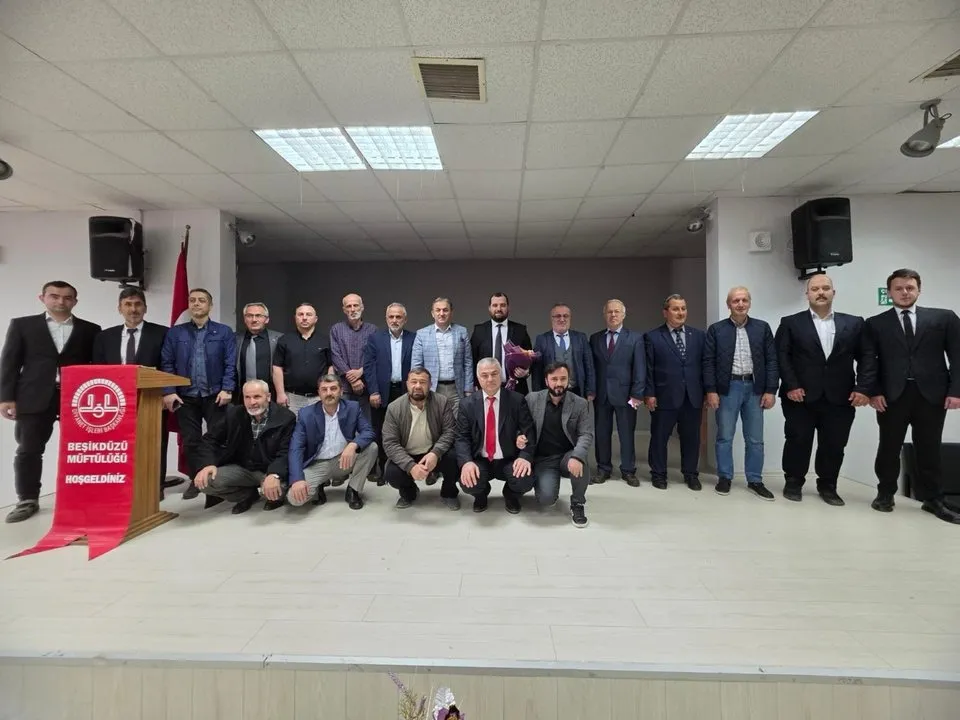 Beşikdüzü'nde 'Peygamberimiz, Cami ve Namaz' Konferansı Düzenlendi