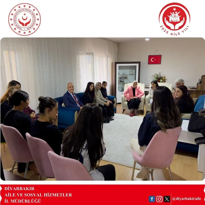 Bakan Yardımcısı Leman Yenigün Diyarbakır'daki Çocuk Evlerini Ziyaret Etti