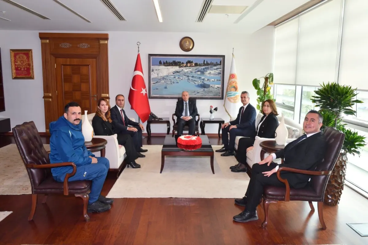 Denizli Valisi Coşkun, PTT'nin 185. Yıl Dönümü Töreninde Heyeti Kabul Etti