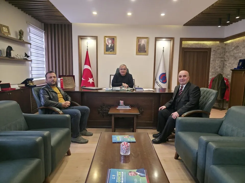 Bayat Vergi Dairesi Yöneticileri Belediye Başkanı Ünlü'yü Ziyaret Etti