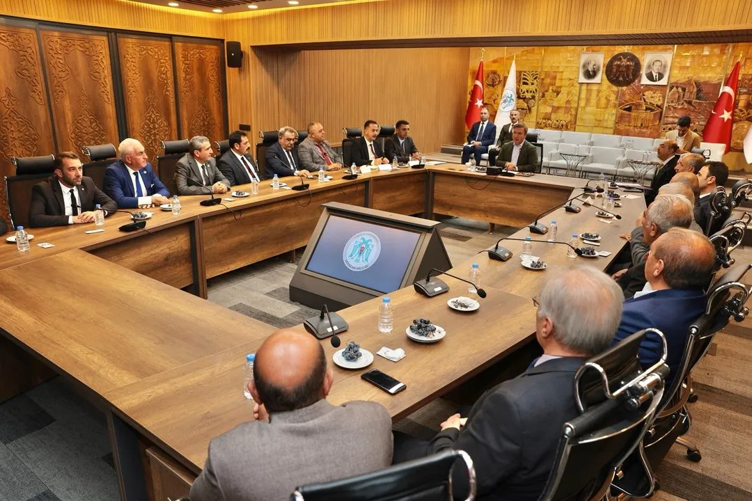 Erzincan Valisi Aydoğdu Başkanlığında Geniş Kapsamlı Projeler Toplantısı Gerçekleştirildi