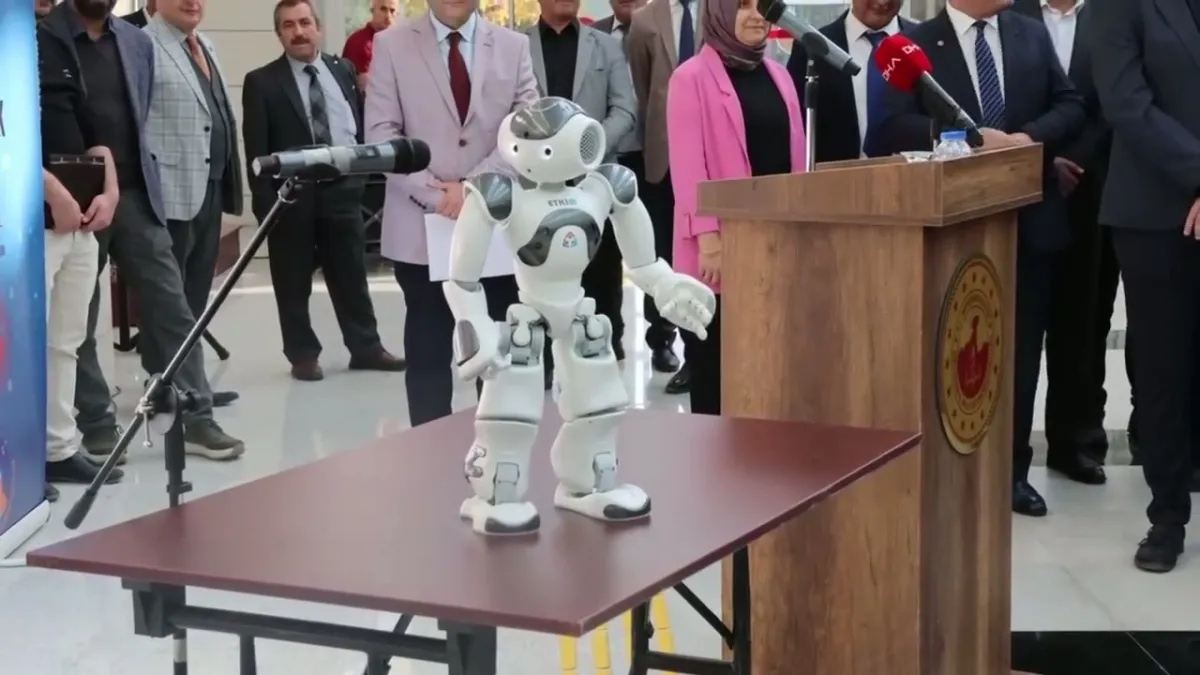 Nevşehir'de 2025 Bilim Festivali: NEBİ Maskotuyla Teknoloji Şöleni